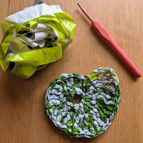 Completed nautilus made of plastic bag yarn